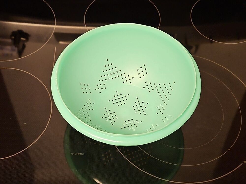 Vintage Tupperware Pasta Strainer Colander Jadeite Green Footed 9''